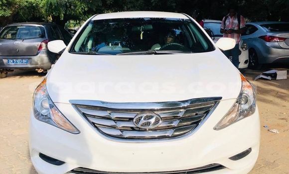 Buy Used Hyundai Sonata White Car in Dakar in Dakar