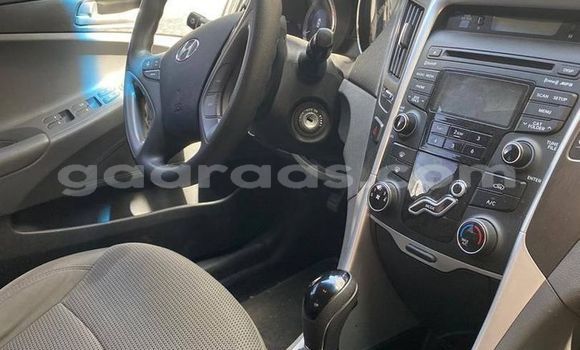 Acheter Occasion Voiture Hyundai Sonata Blanc à Dakar, Dakar Acheter Occasion Voiture Hyundai Sonata Blanc à Dakar, Dakar