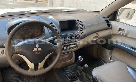 Acheter Occasion Voiture Mitsubishi L200 Blanc à Dakar, Dakar Acheter Occasion Voiture Mitsubishi L200 Blanc à Dakar, Dakar