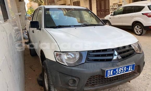 Acheter Occasion Voiture Mitsubishi L200 Blanc à Dakar, Dakar Acheter Occasion Voiture Mitsubishi L200 Blanc à Dakar, Dakar