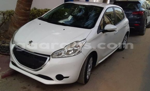 Acheter Occasion Voiture Peugeot 208 Blanc à Dakar, Dakar Acheter Occasion Voiture Peugeot 208 Blanc à Dakar, Dakar