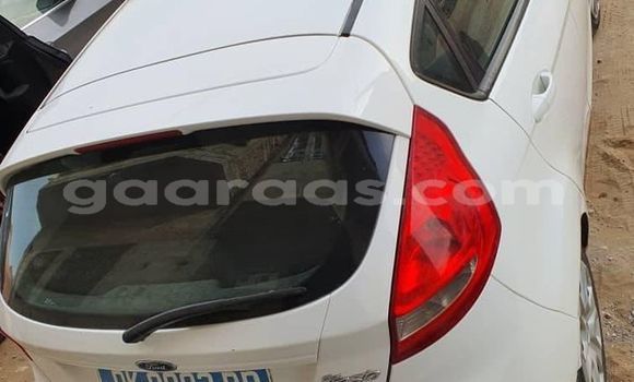 Acheter Occasion Voiture Ford Fiesta Blanc à Dakar, Dakar Acheter Occasion Voiture Ford Fiesta Blanc à Dakar, Dakar