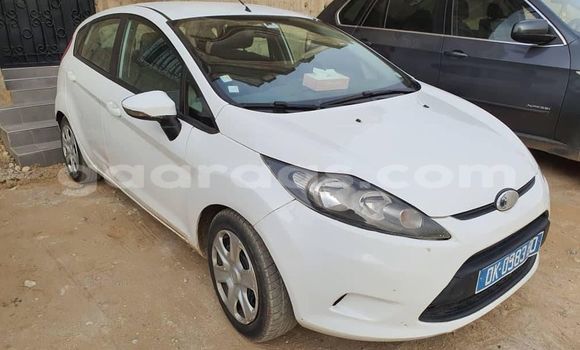 Acheter Occasion Voiture Ford Fiesta Blanc à Dakar, Dakar Acheter Occasion Voiture Ford Fiesta Blanc à Dakar, Dakar