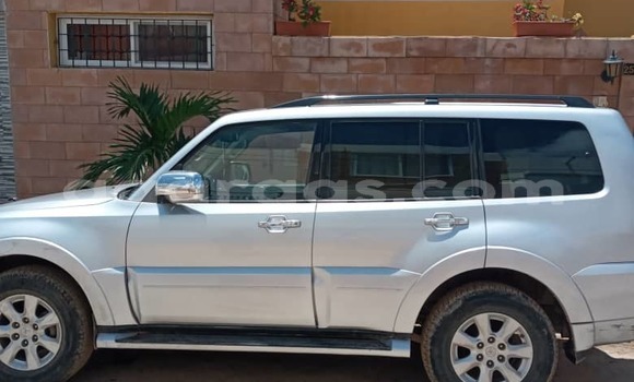 Buy Used Mitsubishi Pajero Silver Car in Dakar in Dakar Buy Used Mitsubishi Pajero Silver Car in Dakar in Dakar