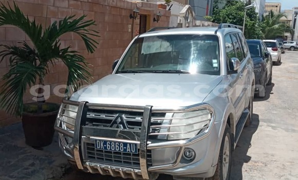 Buy Used Mitsubishi Pajero Silver Car in Dakar in Dakar Buy Used Mitsubishi Pajero Silver Car in Dakar in Dakar