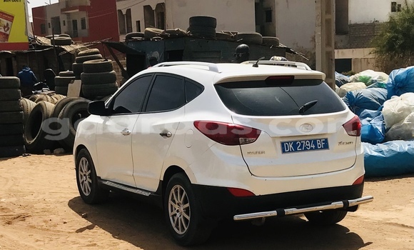 Buy Used Hyundai Tucson White Car in Dakar in Dakar