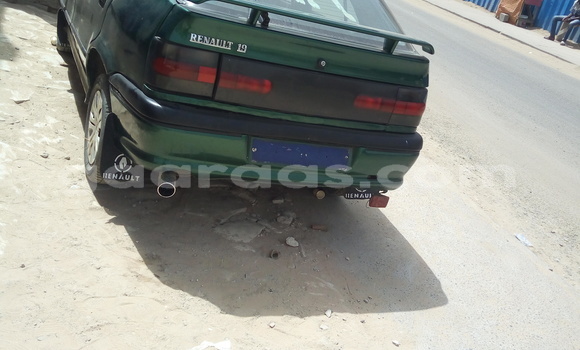 Acheter Occasion Voiture Renault 19 Vert à Dakar, Dakar Acheter Occasion Voiture Renault 19 Vert à Dakar, Dakar