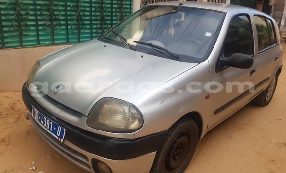 Buy Used Renault Clio Silver Car in Dakar in Dakar