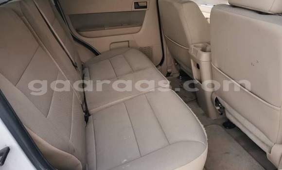 Acheter Occasion Voiture Ford Escape Blanc à Bakel, Tambacounda Acheter Occasion Voiture Ford Escape Blanc à Bakel, Tambacounda