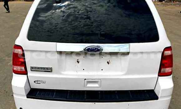 Acheter Occasion Voiture Ford Escape Blanc à Bakel, Tambacounda Acheter Occasion Voiture Ford Escape Blanc à Bakel, Tambacounda