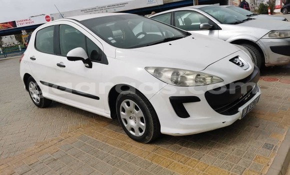 Buy Used Peugeot 308 White Car in Dakar in Dakar