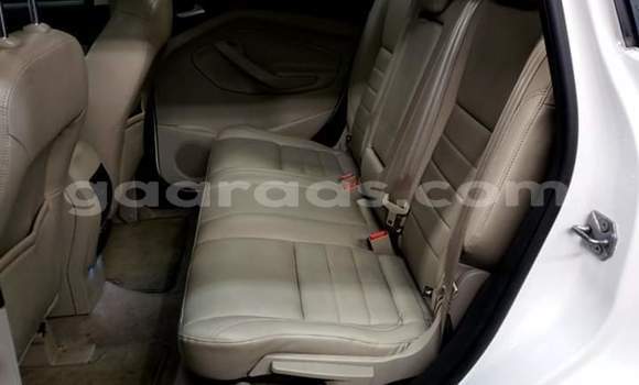 Acheter Import Voiture Ford Escape Blanc à Dakar, Dakar Acheter Import Voiture Ford Escape Blanc à Dakar, Dakar