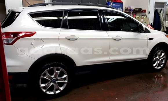Acheter Import Voiture Ford Escape Blanc à Dakar, Dakar Acheter Import Voiture Ford Escape Blanc à Dakar, Dakar