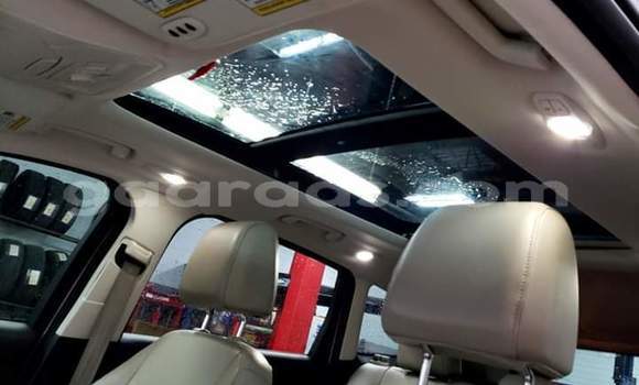 Acheter Import Voiture Ford Escape Blanc à Dakar, Dakar Acheter Import Voiture Ford Escape Blanc à Dakar, Dakar