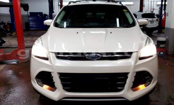 Acheter Import Voiture Ford Escape Blanc à Dakar, Dakar Acheter Import Voiture Ford Escape Blanc à Dakar, Dakar