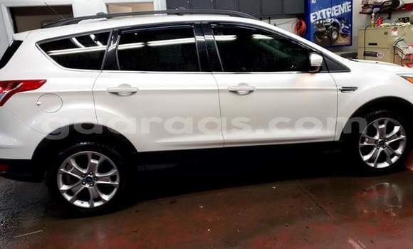 Acheter Import Voiture Ford Escape Blanc à Dakar, Dakar Acheter Import Voiture Ford Escape Blanc à Dakar, Dakar