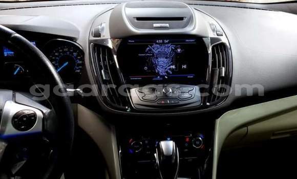 Acheter Import Voiture Ford Escape Blanc à Dakar, Dakar Acheter Import Voiture Ford Escape Blanc à Dakar, Dakar