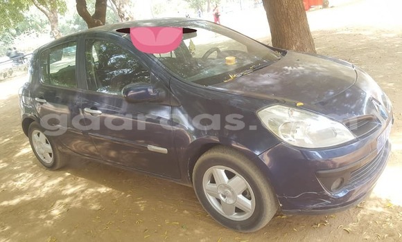 Buy Used Renault Clio Blue Car in Dakar in Dakar Buy Used Renault Clio Blue Car in Dakar in Dakar