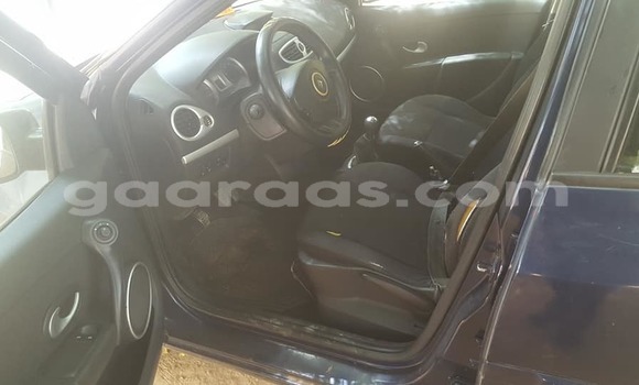 Buy Used Renault Clio Blue Car in Dakar in Dakar Buy Used Renault Clio Blue Car in Dakar in Dakar