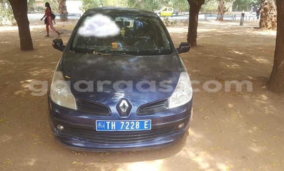 Buy Used Renault Clio Blue Car in Dakar in Dakar Buy Used Renault Clio Blue Car in Dakar in Dakar
