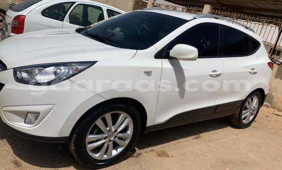 Buy Used Hyundai Tucson White Car in Dakar in Dakar