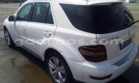 Dieundeu Occasion Mercedes‒Benz ML–Class White Auto in Dakar in Dakar Dieundeu Occasion Mercedes‒Benz ML–Class White Auto in Dakar in Dakar