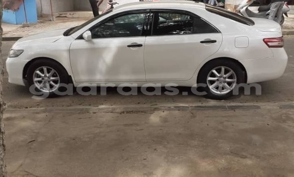 Buy Used Toyota Camry White Car in Dakar in Dakar