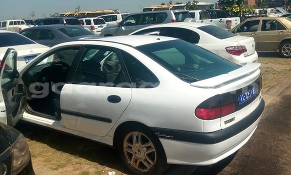 Acheter Occasion Voiture Renault Laguna Blanc à Dakar, Dakar Acheter Occasion Voiture Renault Laguna Blanc à Dakar, Dakar