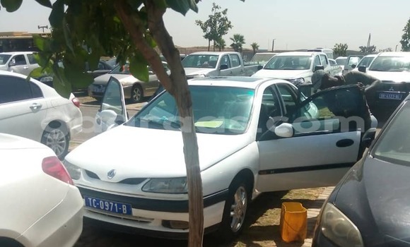 Dieundeu Occasion Renault Laguna White Auto in Dakar in Dakar Dieundeu Occasion Renault Laguna White Auto in Dakar in Dakar