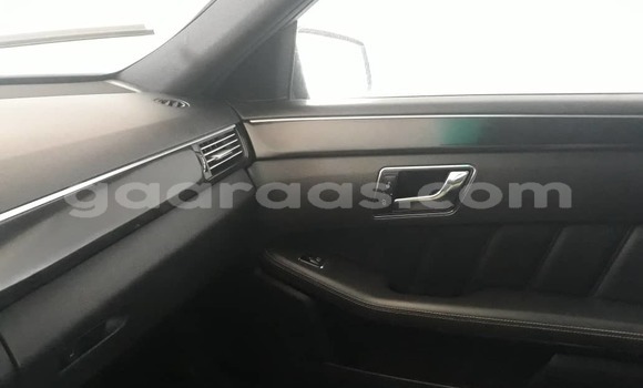 Acheter Occasion Voiture Mercedes-Benz E-Classe Noir à Dakar, Dakar Acheter Occasion Voiture Mercedes-Benz E-Classe Noir à Dakar, Dakar
