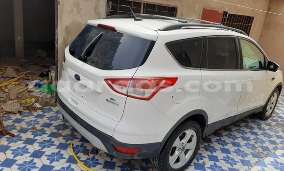 Acheter Occasion Voiture FORD MUSTANG Blanc à Dakar, Dakar Acheter Occasion Voiture FORD MUSTANG Blanc à Dakar, Dakar