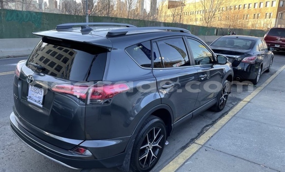 Dieundeu Occasion Toyota RAV4 Silver Auto in Dakar in Dakar Dieundeu Occasion Toyota RAV4 Silver Auto in Dakar in Dakar