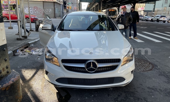 Dieundeu Occasion Mercedes-Benz C-Classe White Auto in Dakar in Dakar Dieundeu Occasion Mercedes-Benz C-Classe White Auto in Dakar in Dakar