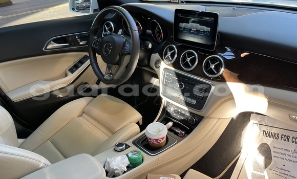 Dieundeu Occasion Mercedes-Benz C-Classe White Auto in Dakar in Dakar Dieundeu Occasion Mercedes-Benz C-Classe White Auto in Dakar in Dakar