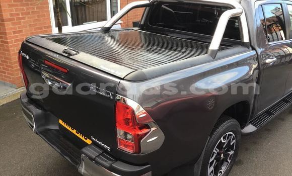 Acheter Occasion Voiture Toyota Hilux Noir à Touba, Diourbel Acheter Occasion Voiture Toyota Hilux Noir à Touba, Diourbel