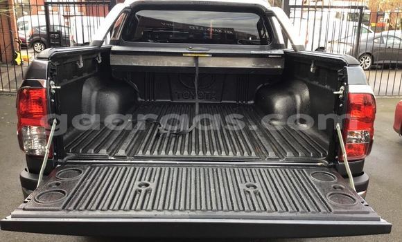 Acheter Occasion Voiture Toyota Hilux Noir à Touba, Diourbel Acheter Occasion Voiture Toyota Hilux Noir à Touba, Diourbel
