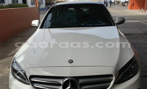 Buy Import Mercedes-Benz C-Classe White Car in Dakar in Dakar Buy Import Mercedes-Benz C-Classe White Car in Dakar in Dakar