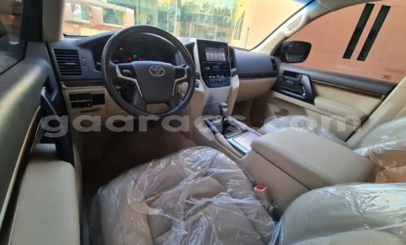 Dieundeu Occasion Toyota Land Cruiser White Auto in Dakar in Dakar Dieundeu Occasion Toyota Land Cruiser White Auto in Dakar in Dakar