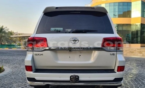 Dieundeu Occasion Toyota Land Cruiser White Auto in Dakar in Dakar Dieundeu Occasion Toyota Land Cruiser White Auto in Dakar in Dakar