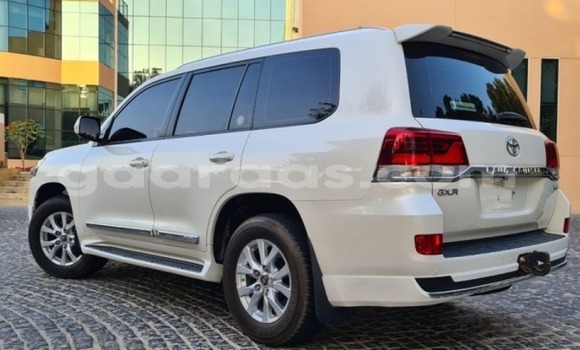 Dieundeu Occasion Toyota Land Cruiser White Auto in Dakar in Dakar Dieundeu Occasion Toyota Land Cruiser White Auto in Dakar in Dakar