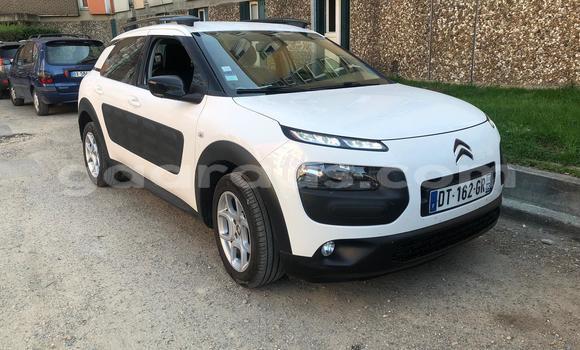 Buy Import Citroen C4 Cactus White Car in Dakar in Dakar Buy Import Citroen C4 Cactus White Car in Dakar in Dakar