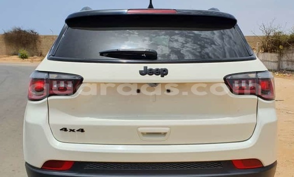 Buy Import Jeep Cherokee White Car in Dakar in Dakar Buy Import Jeep Cherokee White Car in Dakar in Dakar