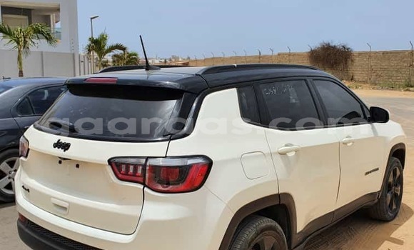 Buy Import Jeep Cherokee White Car in Dakar in Dakar Buy Import Jeep Cherokee White Car in Dakar in Dakar