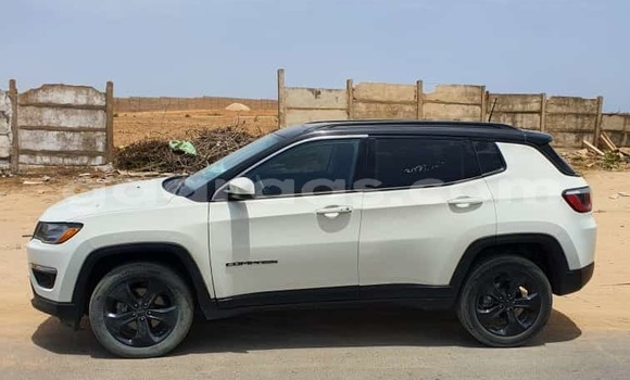 Buy Import Jeep Cherokee White Car in Dakar in Dakar Buy Import Jeep Cherokee White Car in Dakar in Dakar