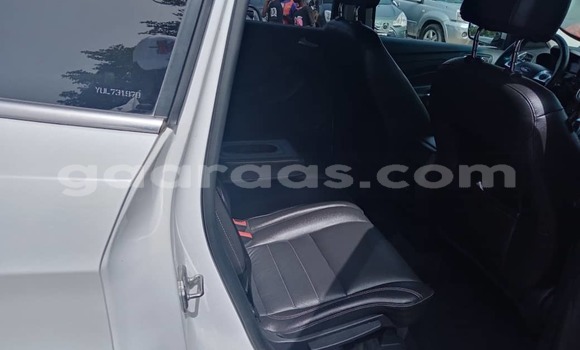 Buy Used Ford Escape White Car in Dakar in Dakar Buy Used Ford Escape White Car in Dakar in Dakar