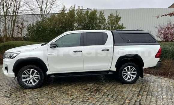 Dieundeu Occasion Toyota Hiluxe VIGO White Auto in Dakar in Dakar