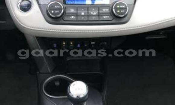 Acheter Occasion Voiture Toyota RAV4 Blanc à Dakar, Dakar Acheter Occasion Voiture Toyota RAV4 Blanc à Dakar, Dakar