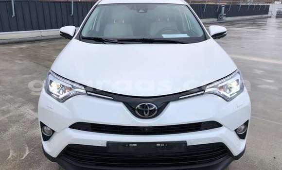 Acheter Occasion Voiture Toyota RAV4 Blanc à Dakar, Dakar Acheter Occasion Voiture Toyota RAV4 Blanc à Dakar, Dakar