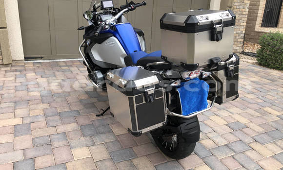 Buy Used BMW R1200GS Adventure Beige Bike in Dakar in Dakar Buy Used BMW R1200GS Adventure Beige Bike in Dakar in Dakar