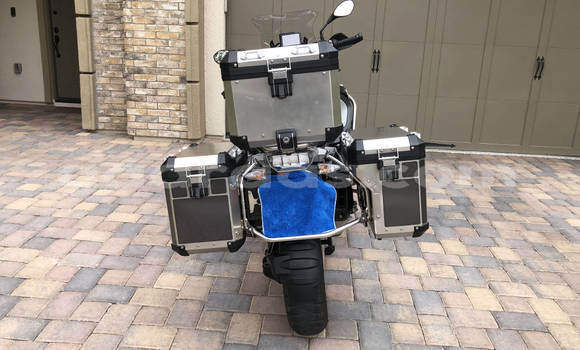 Buy Used BMW R1200GS Adventure Beige Bike in Dakar in Dakar Buy Used BMW R1200GS Adventure Beige Bike in Dakar in Dakar